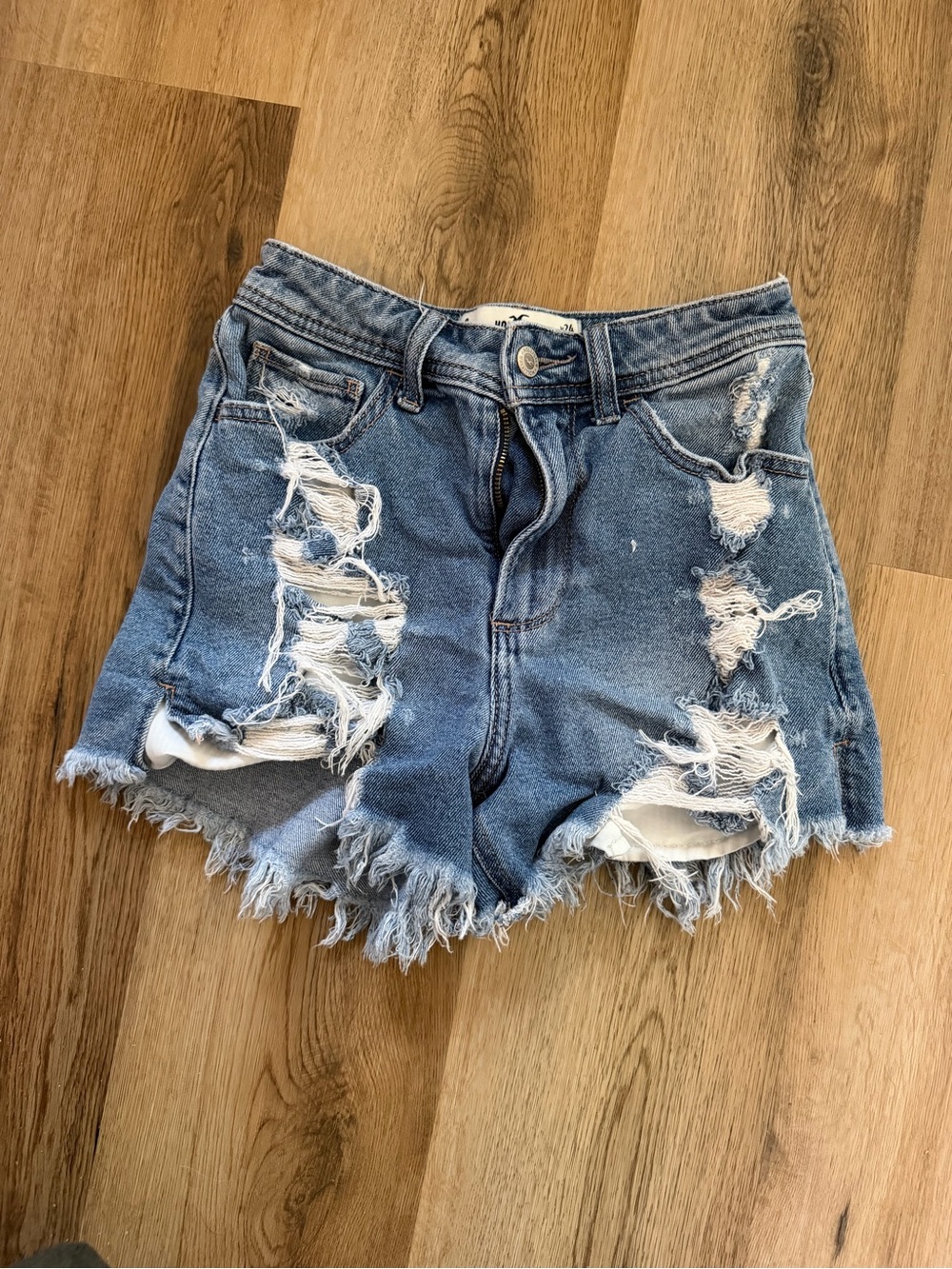 Holister Distressed Light Blue Denim Women’s Shorts Sz 0